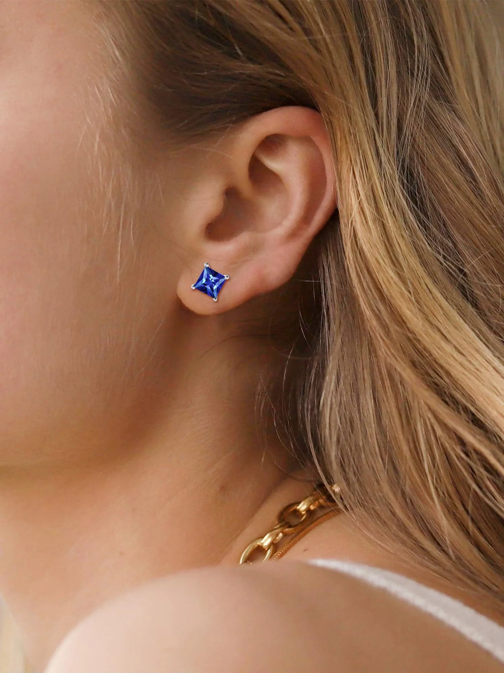 Elegant Women'S 925 Sterling Silver Stud Earrings with Sparkling Zirconia - Hypoallergenic, Screw-Back Design for Everyday & Special Occasions